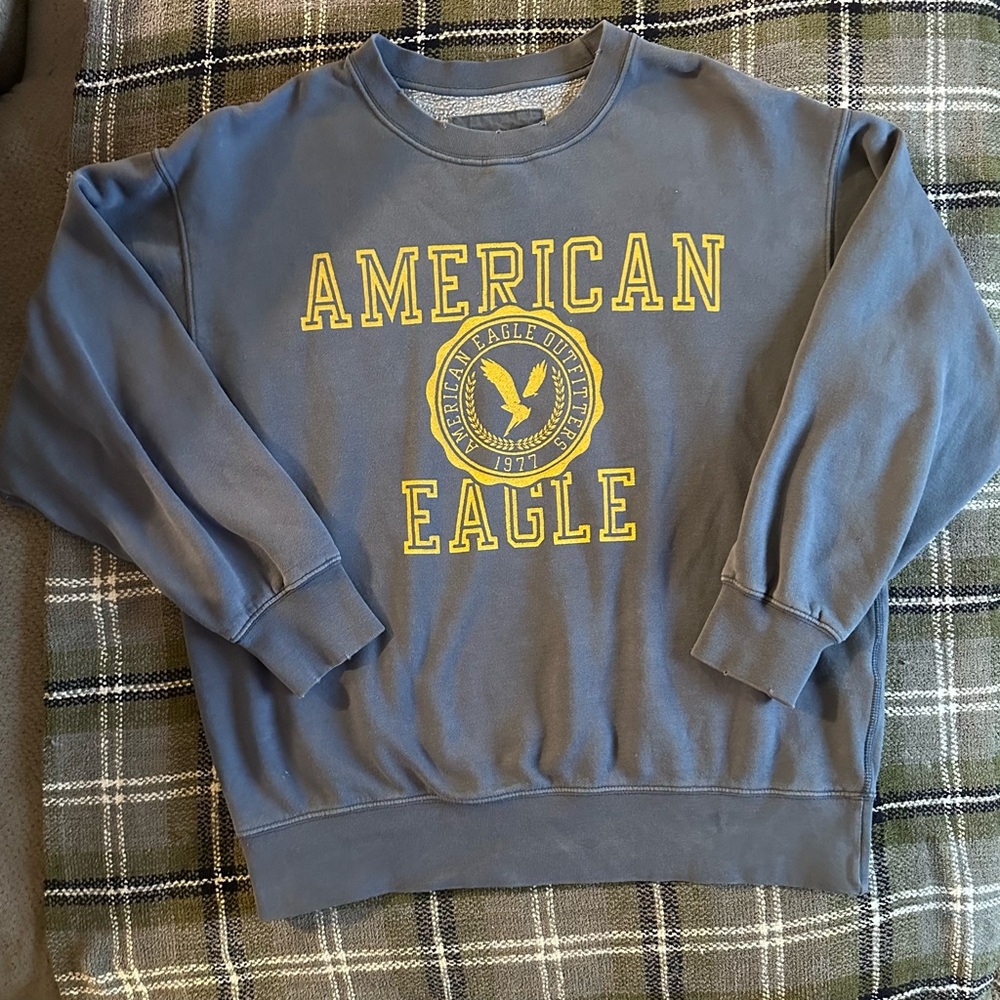 American Eagle crewneck